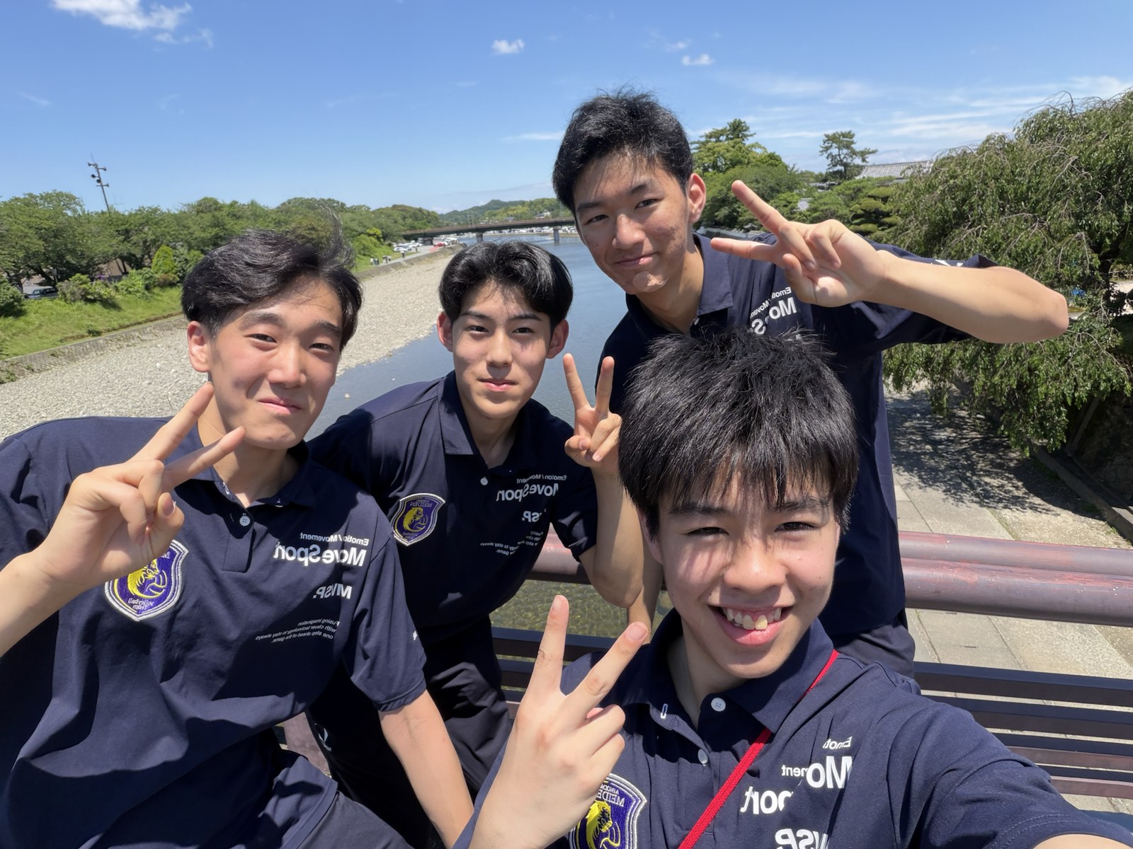清掃活動後のおかげ横丁でのオフショット 15