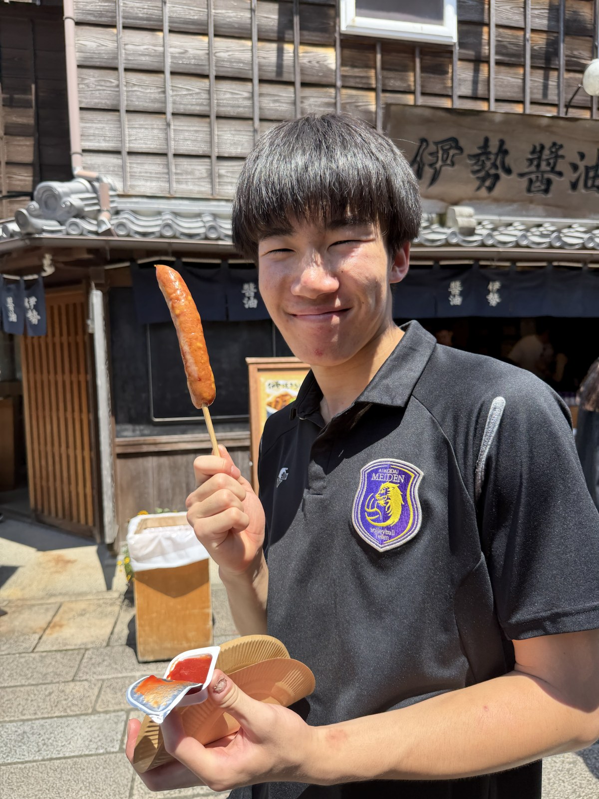 清掃活動後のおかげ横丁でのオフショット 8