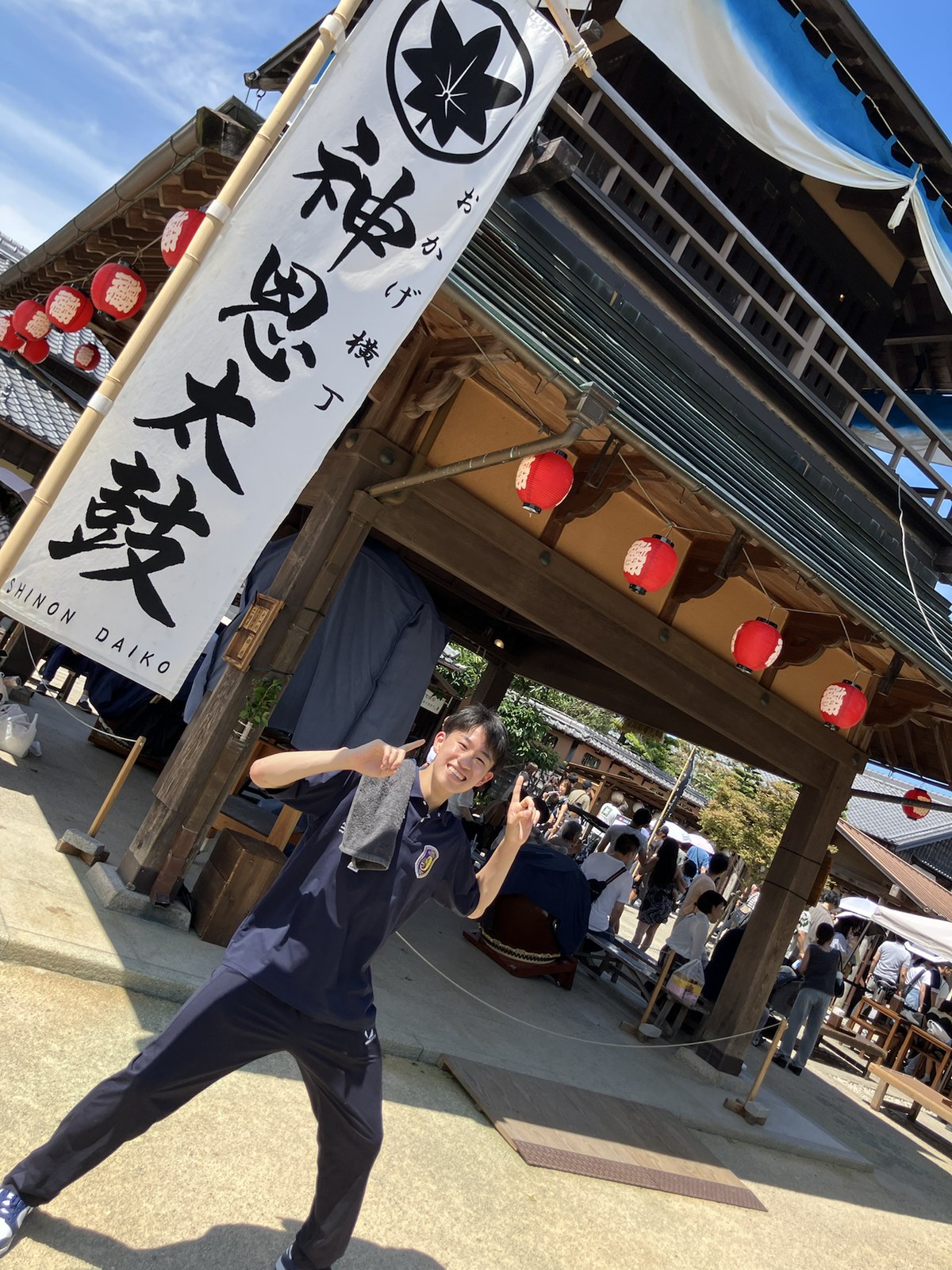 清掃活動後のおかげ横丁でのオフショット 25