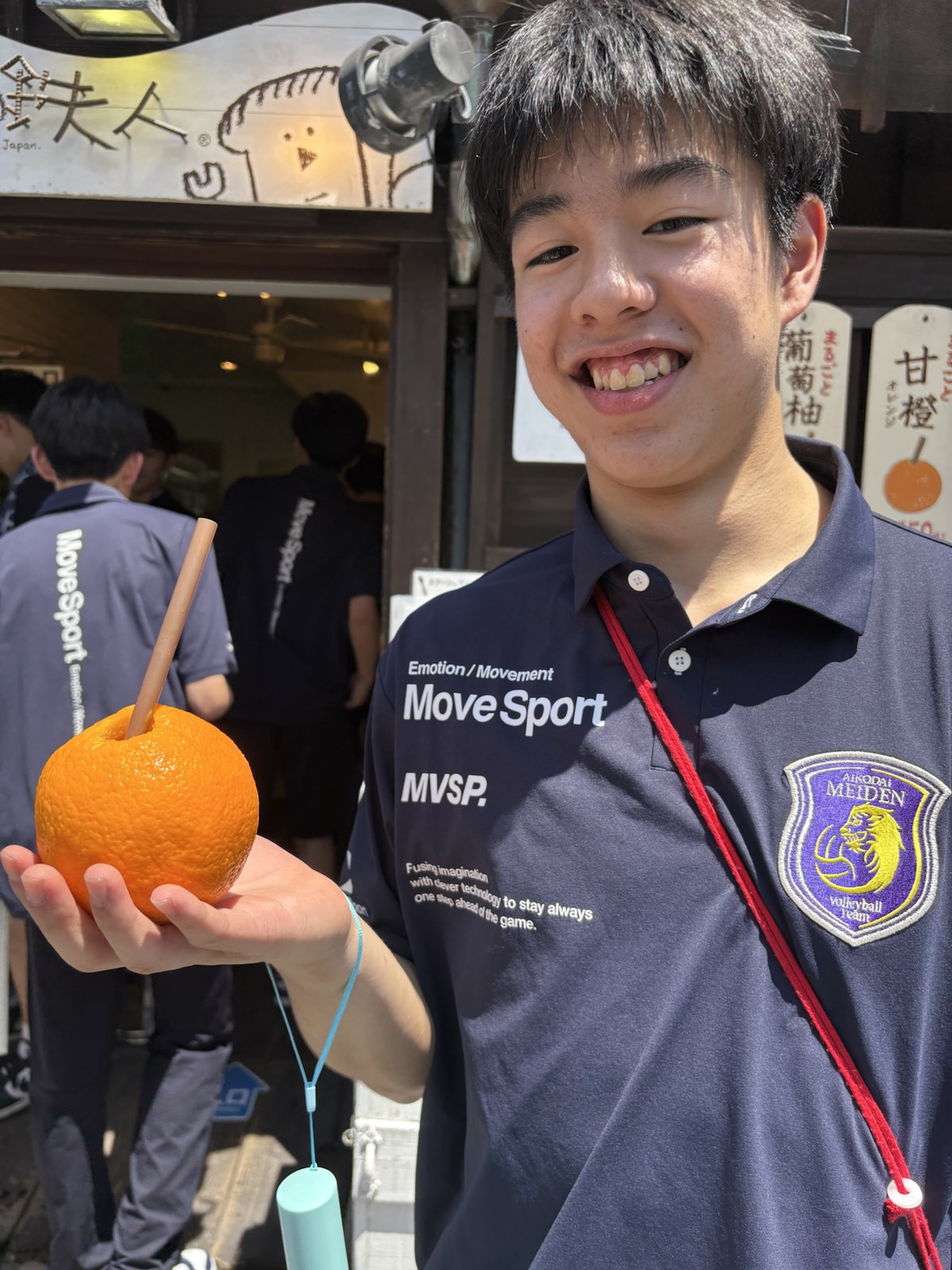 清掃活動後のおかげ横丁でのオフショット 27