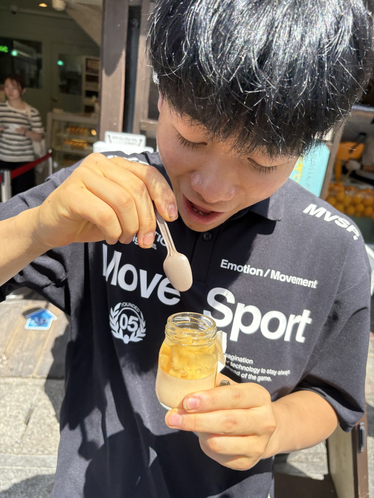 清掃活動後のおかげ横丁でのオフショット 10