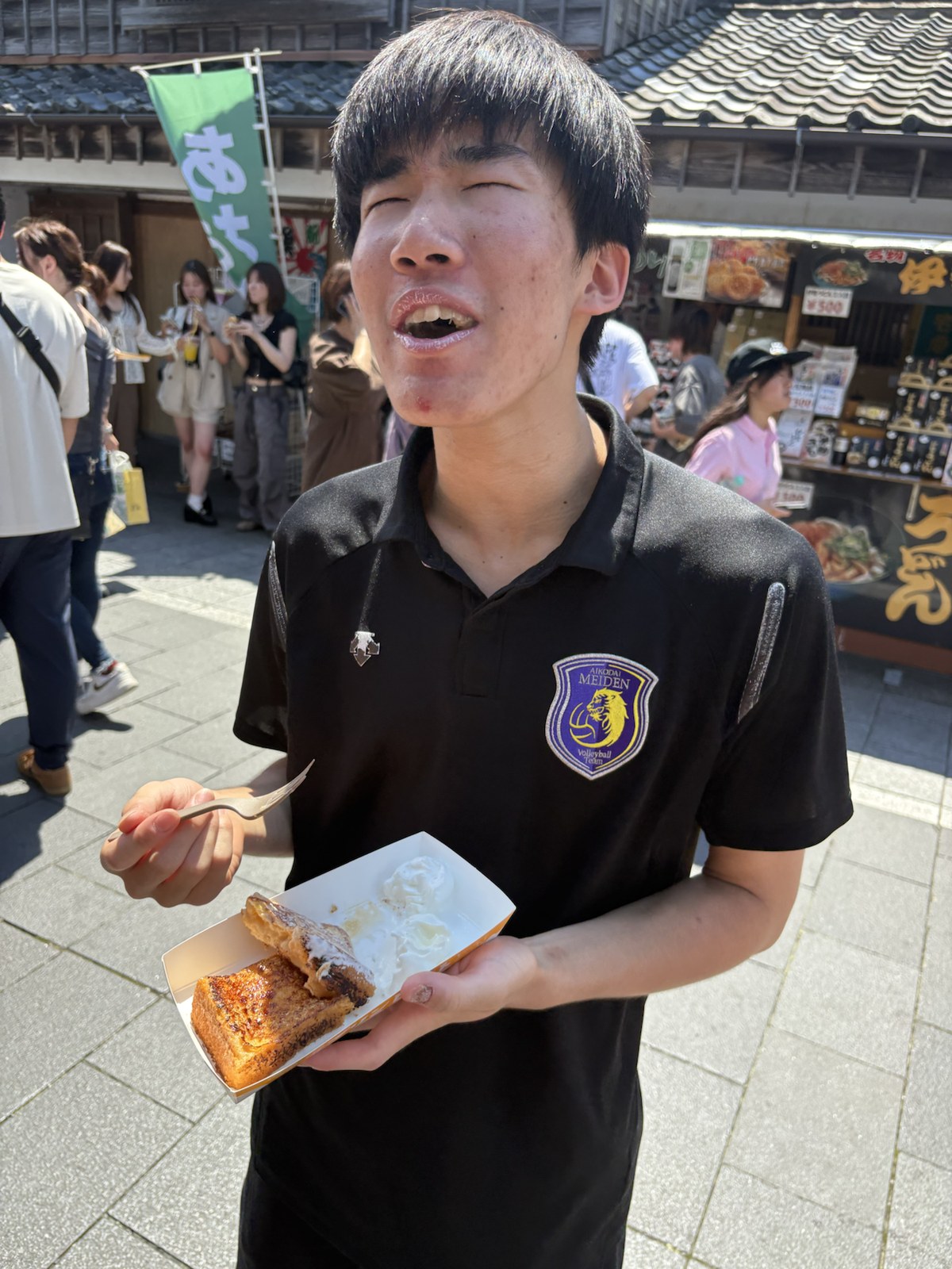 清掃活動後のおかげ横丁でのオフショット 12