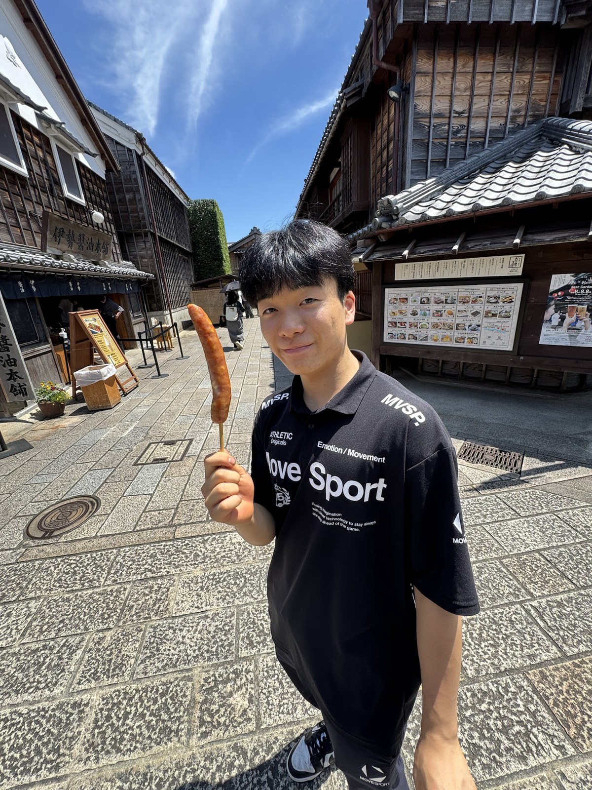 清掃活動後のおかげ横丁でのオフショット 18