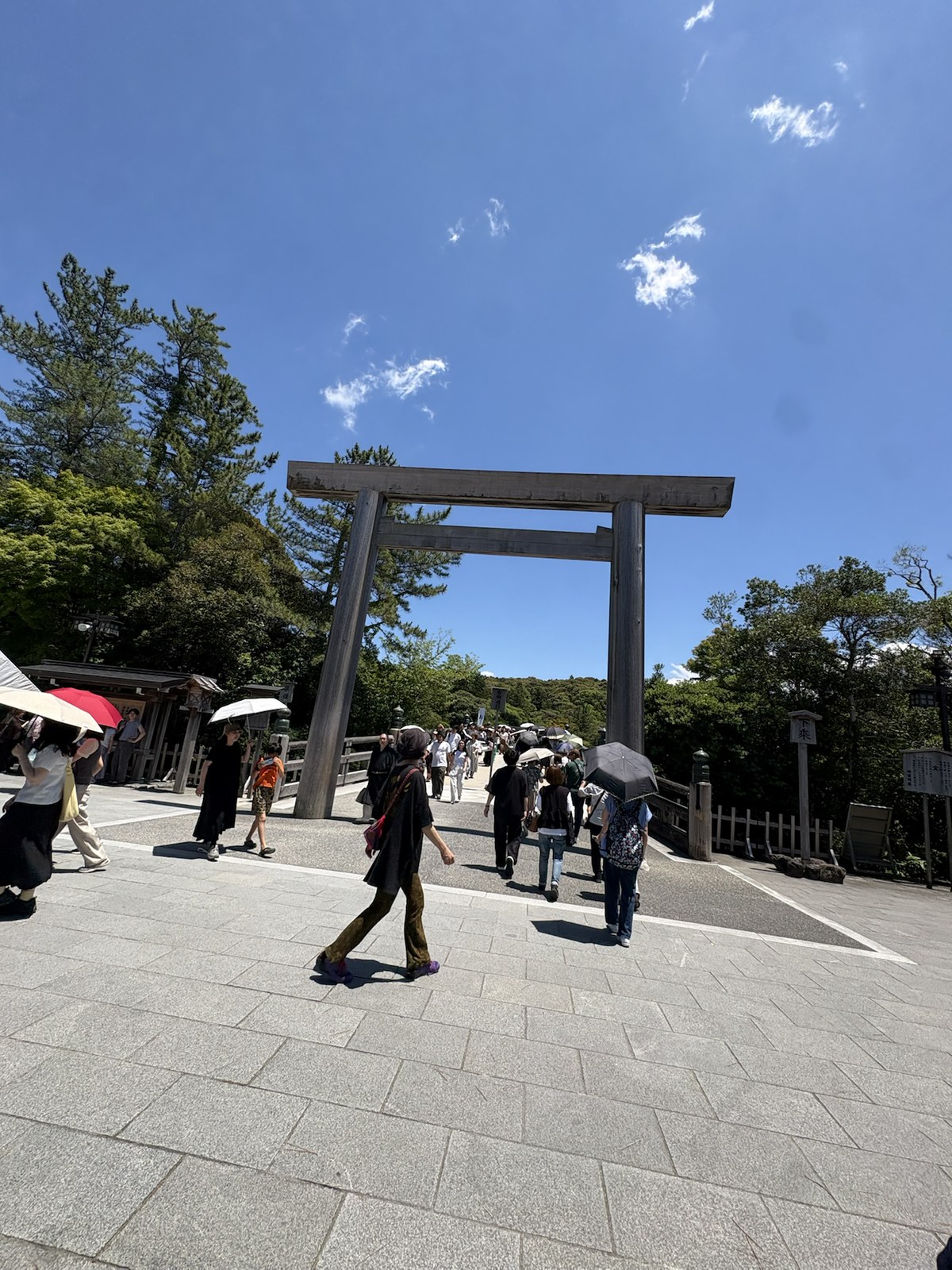 清掃活動後のおかげ横丁でのオフショット 33